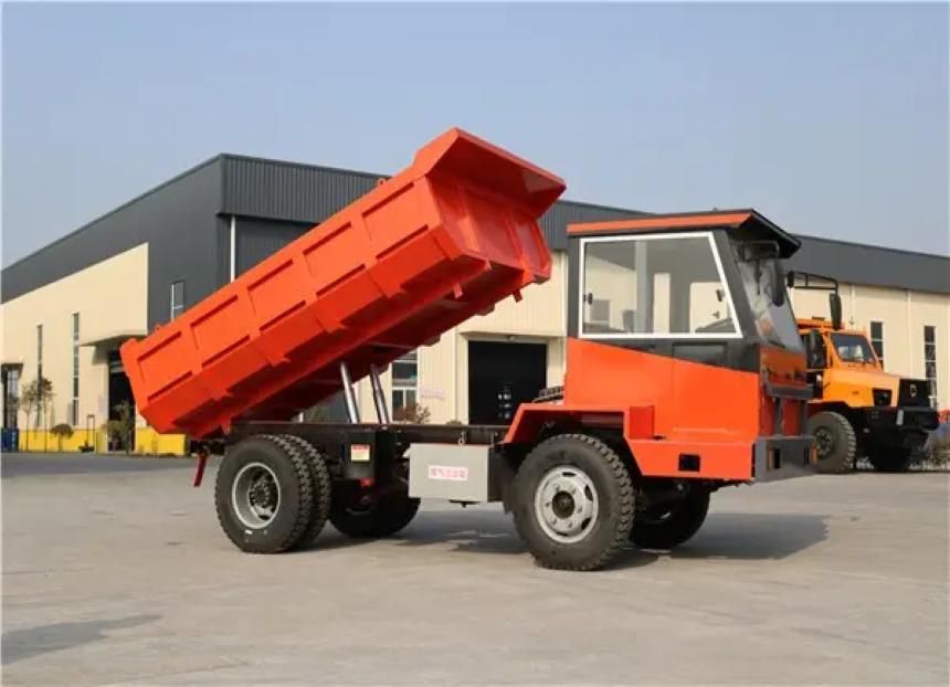 混凝土翻斗車